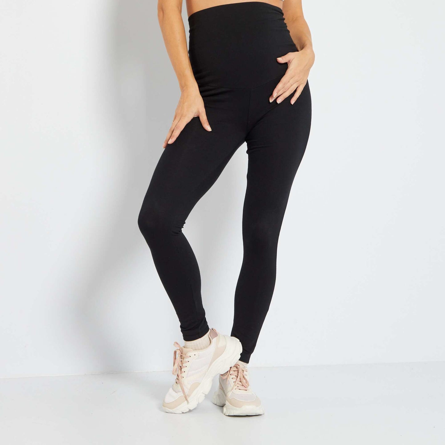 Stretch knit eco-design maternity leggings black