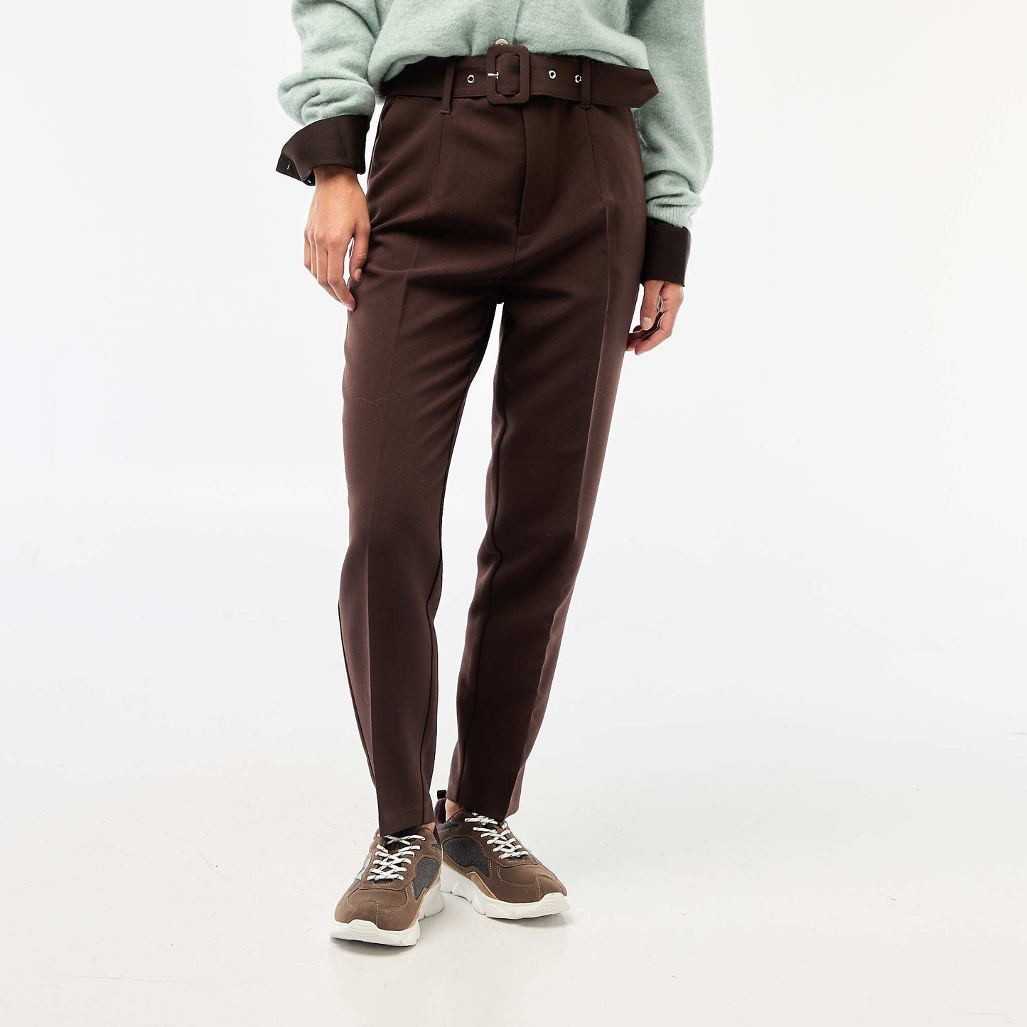 Flowy Carrot Trousers with Buckle Belt BROWN