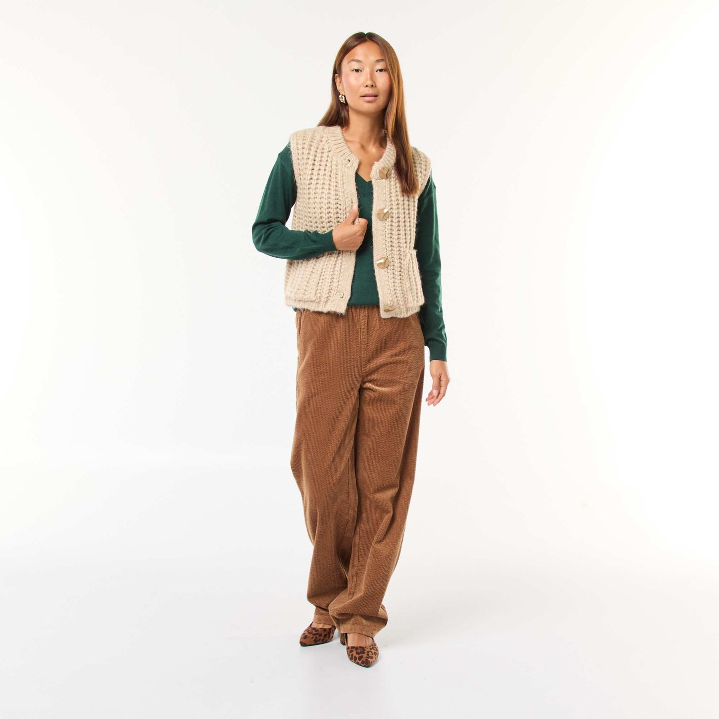 Sleeveless Cardigan with Large Hammered Button Opening BEIGE