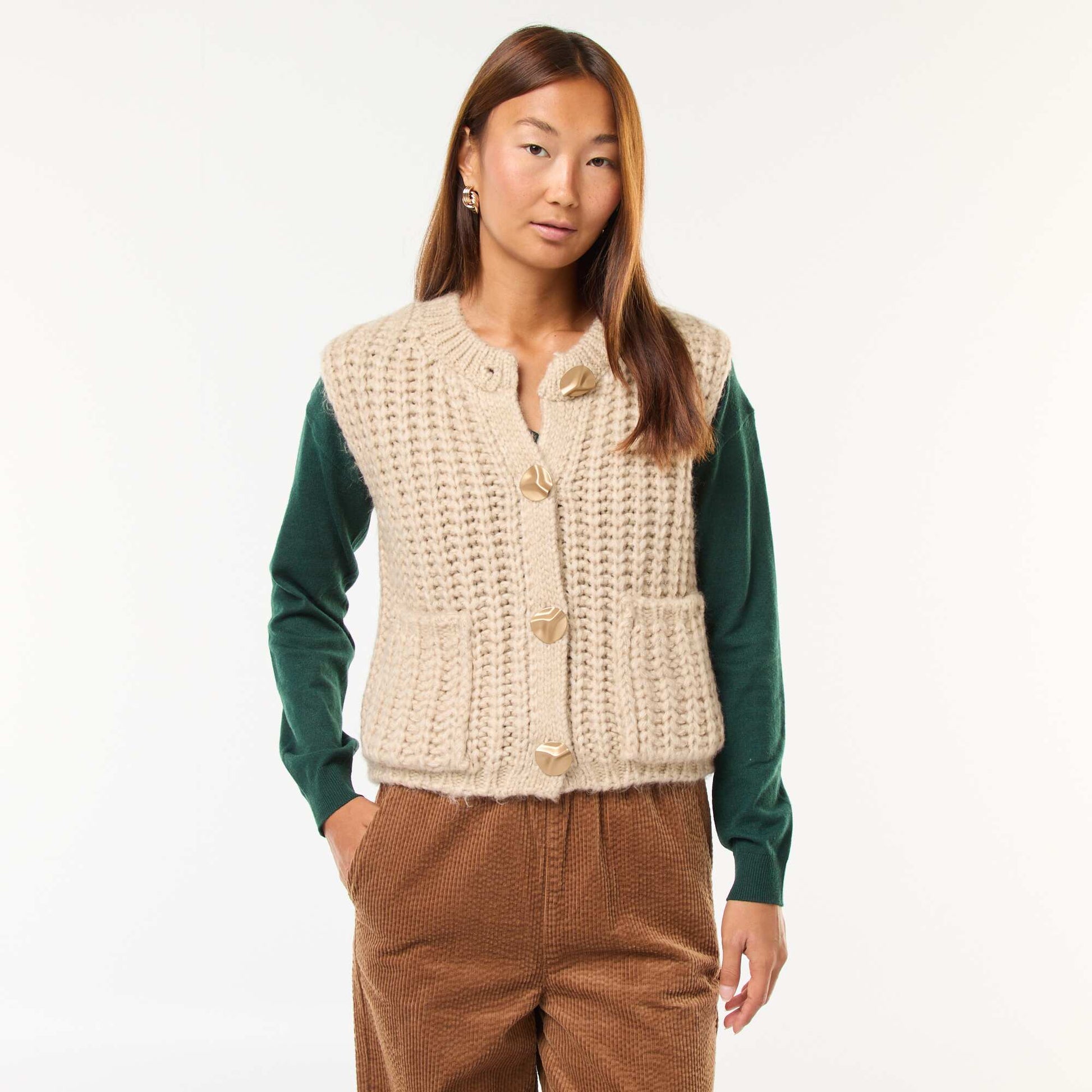 Sleeveless Cardigan with Large Hammered Button Opening BEIGE