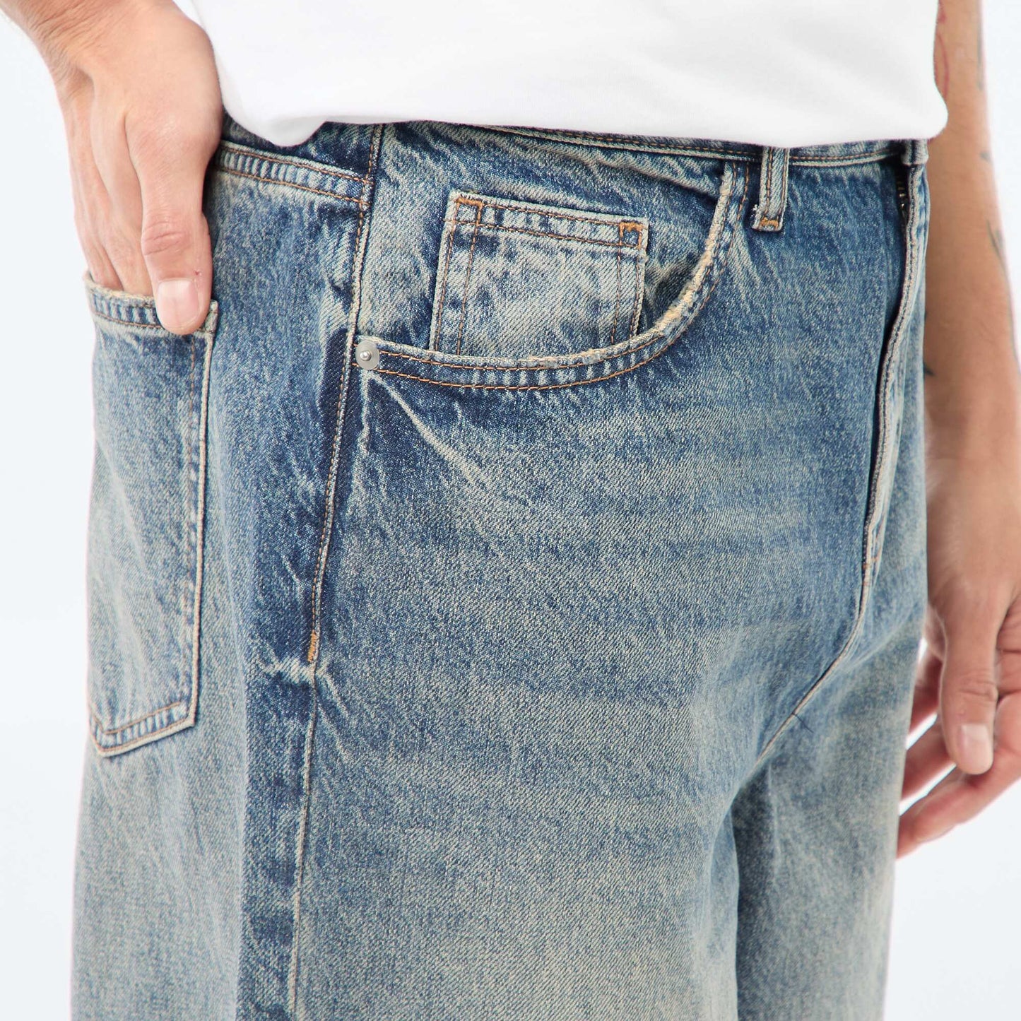 Regular Jeans with Cuffed Hem - L32 BLUE