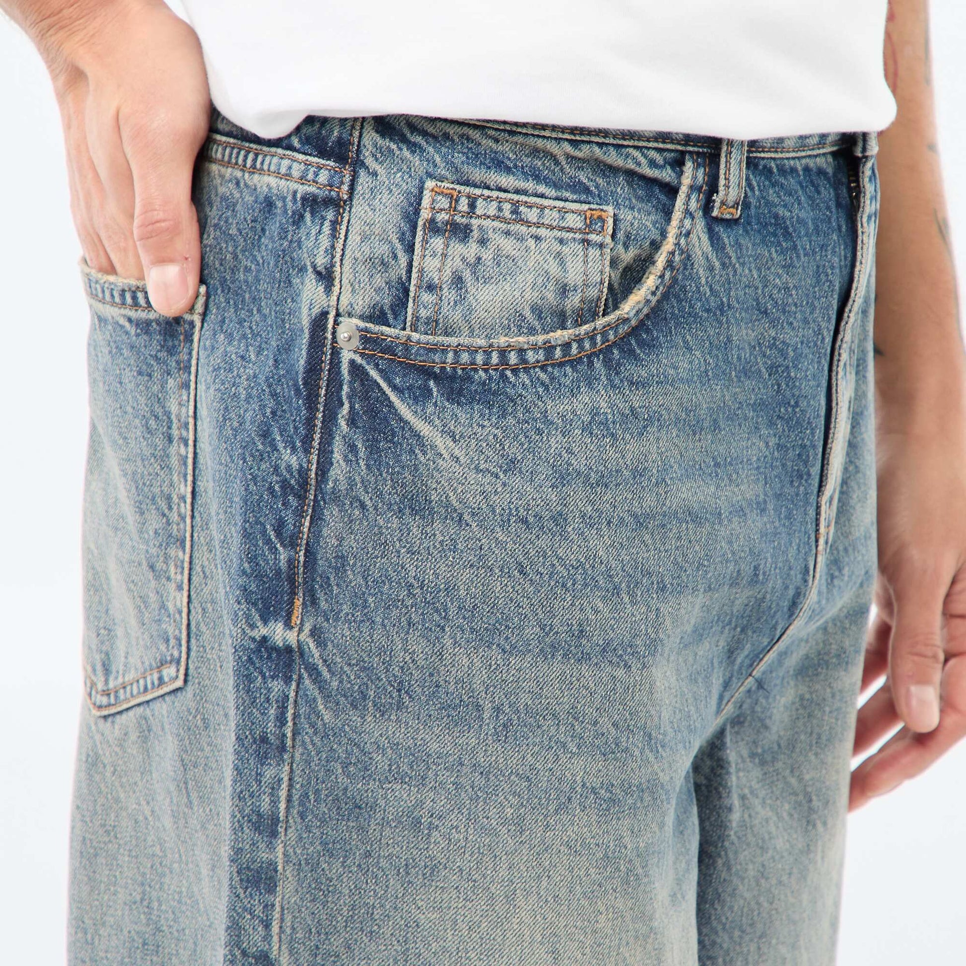Regular Jeans with Cuffed Hem - L32 BLUE