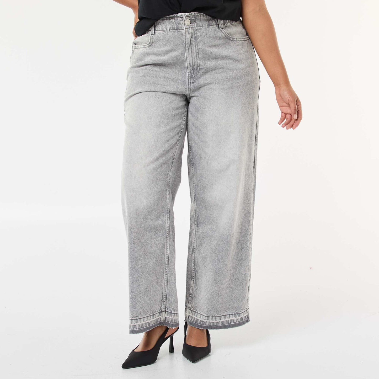 Wide Leg Jeans with Raw Hem GREY