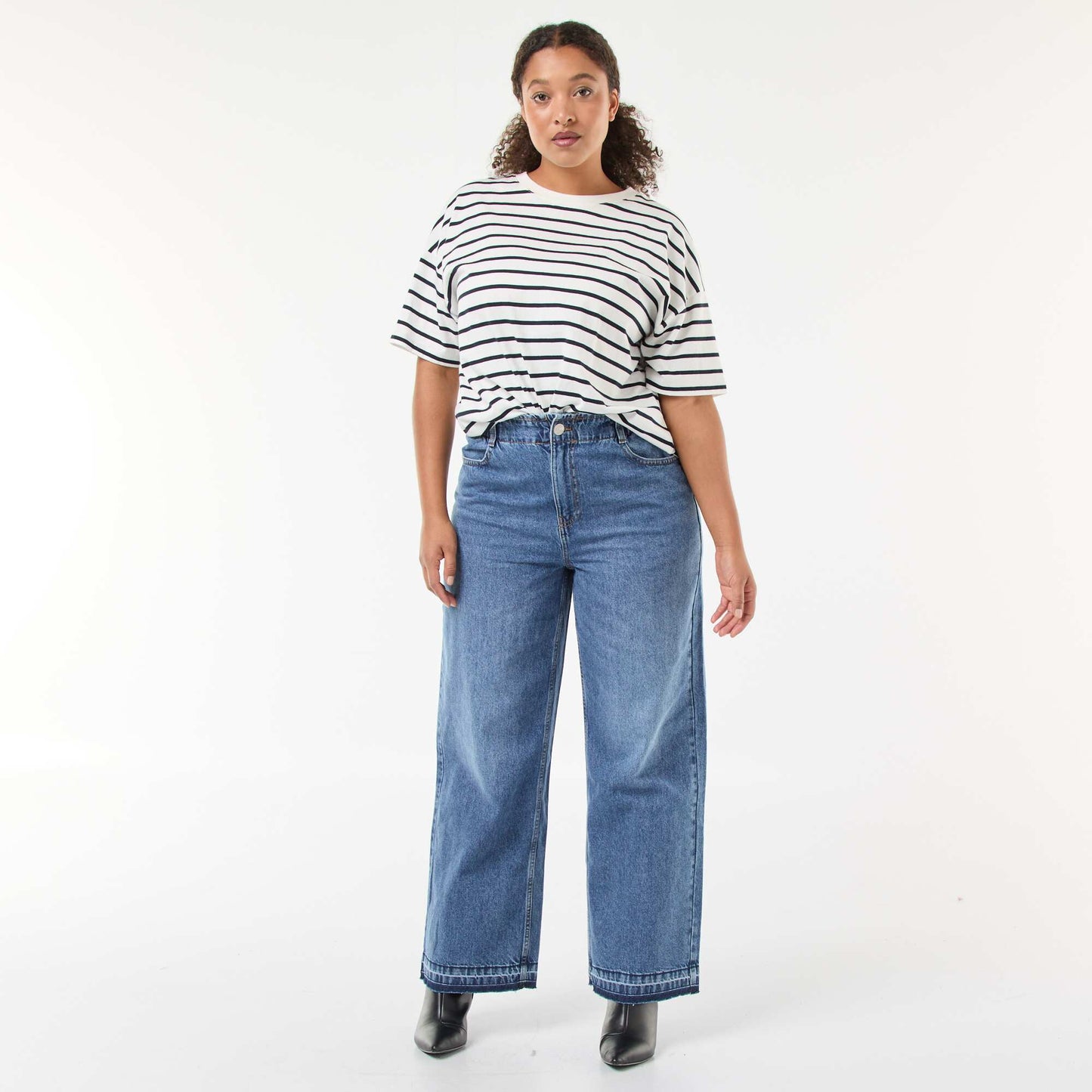Wide Leg Jeans with Raw Hem BLUE