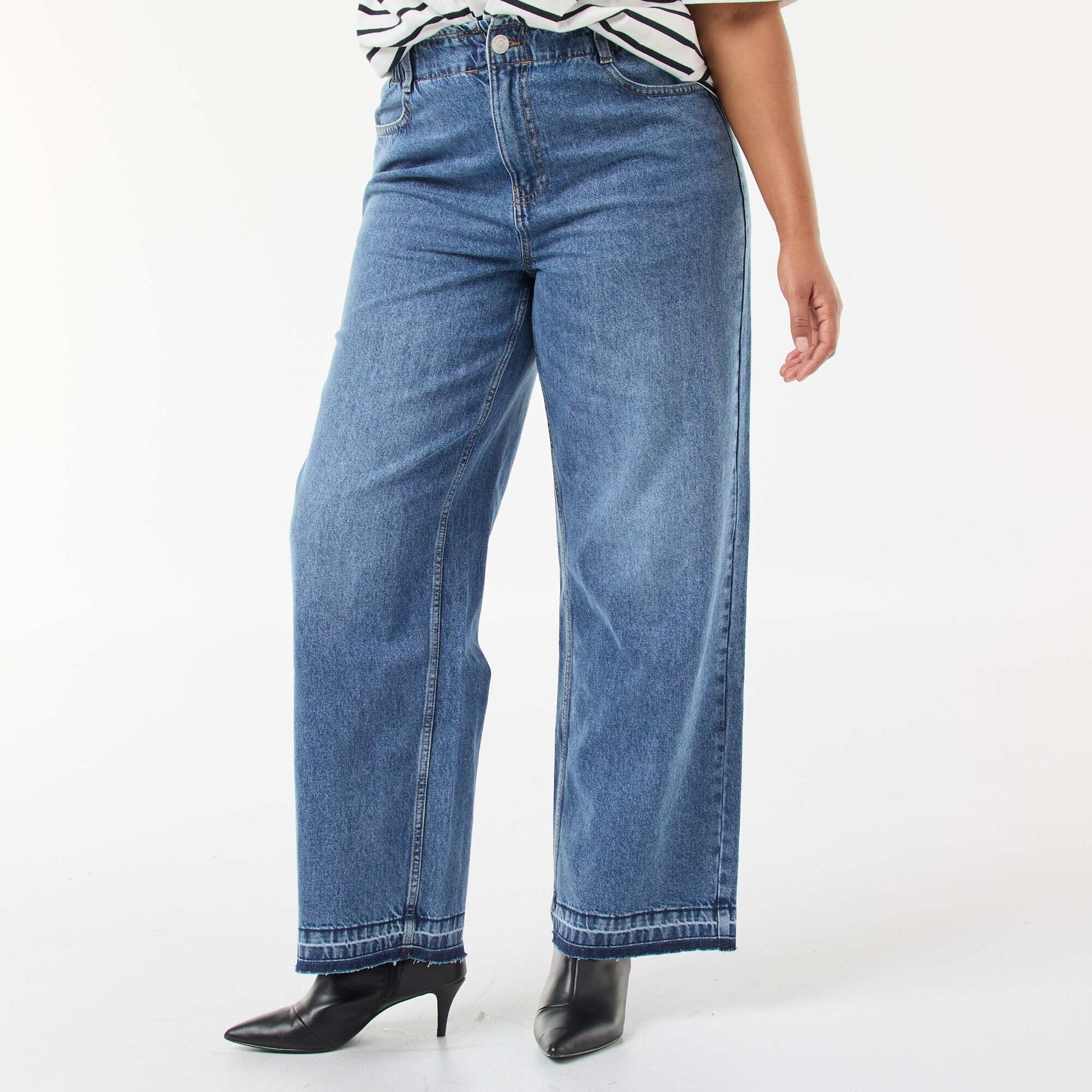 Wide Leg Jeans with Raw Hem BLUE