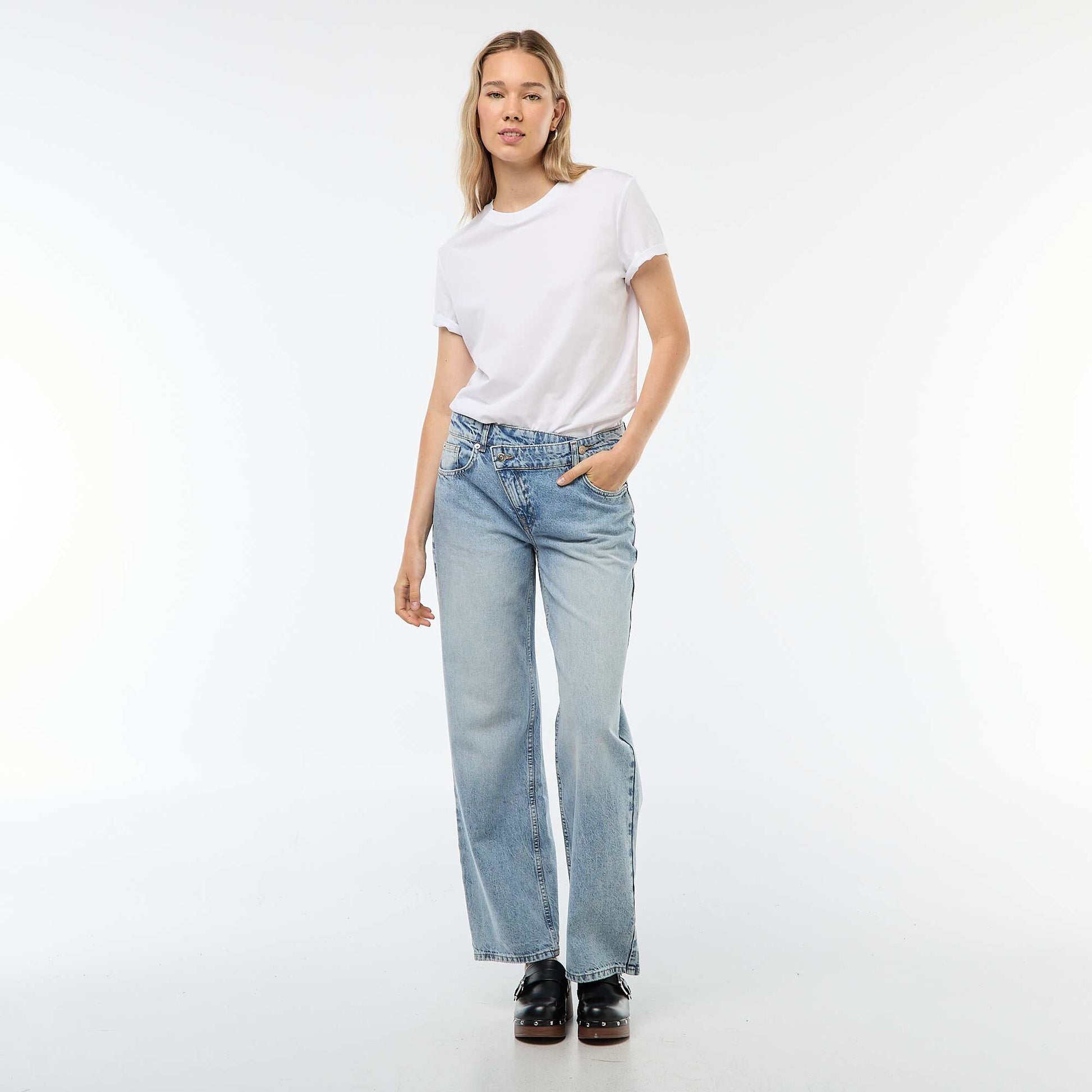 Wide-Leg High-Waisted Jeans with Asymmetric Belt BLUE