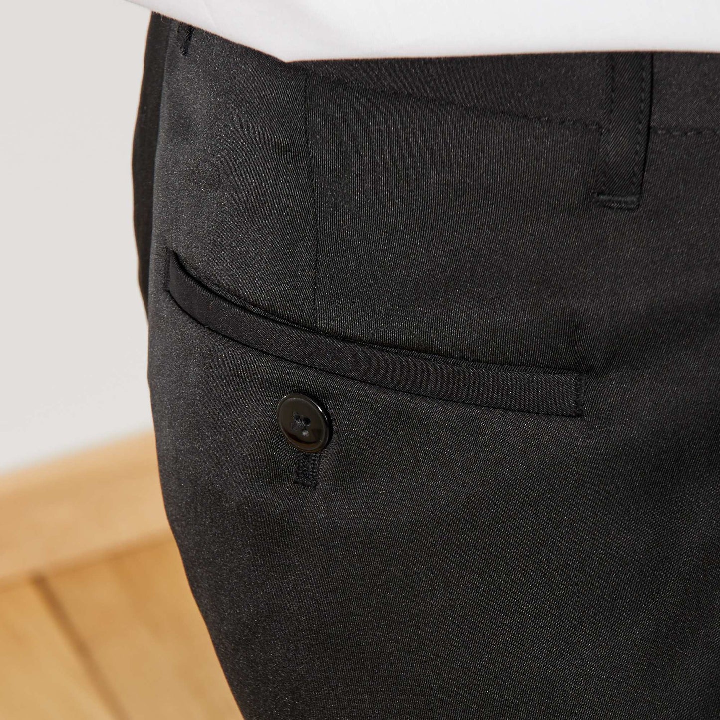 Slim-fit suit trousers black