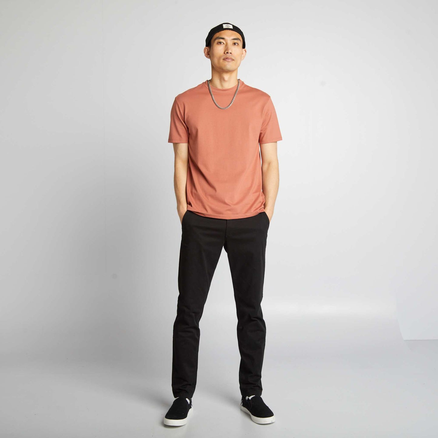 Slim-fit chinos black