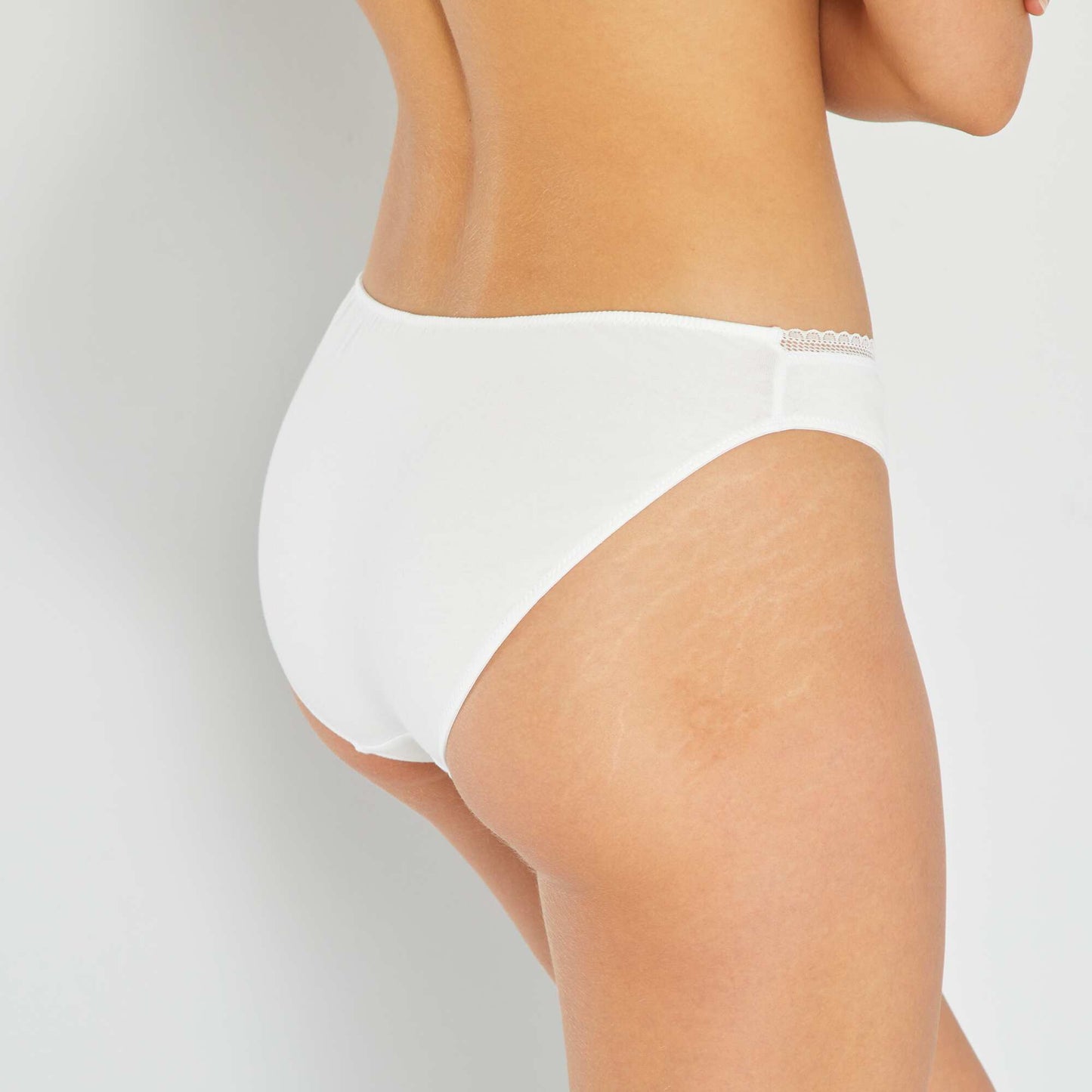 Cotton briefs with lace trim White