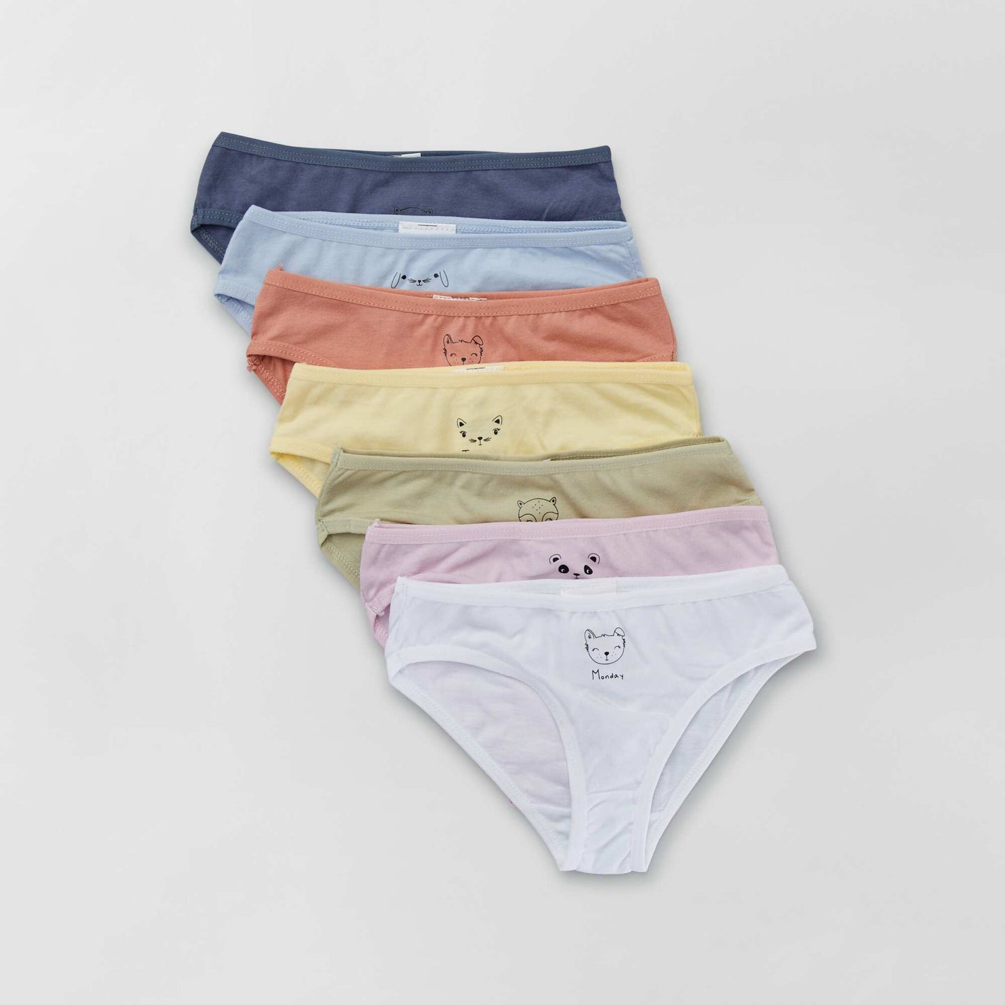 Pack of 7 briefs for each day of the week WHITE