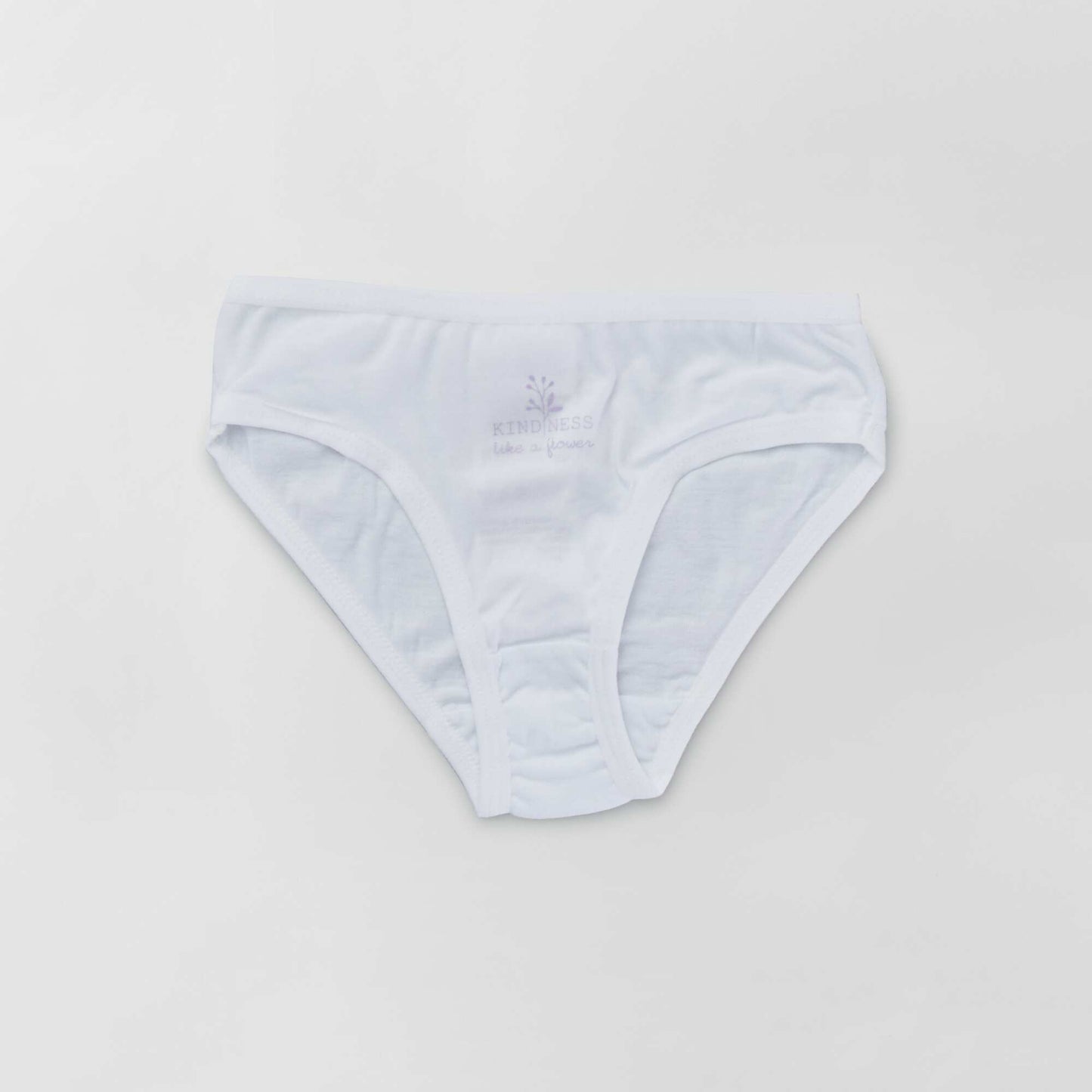 Pack of 7 briefs for each day of the week white