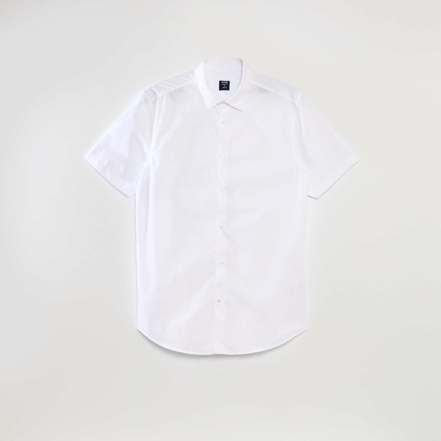 White short-sleeved shirt white