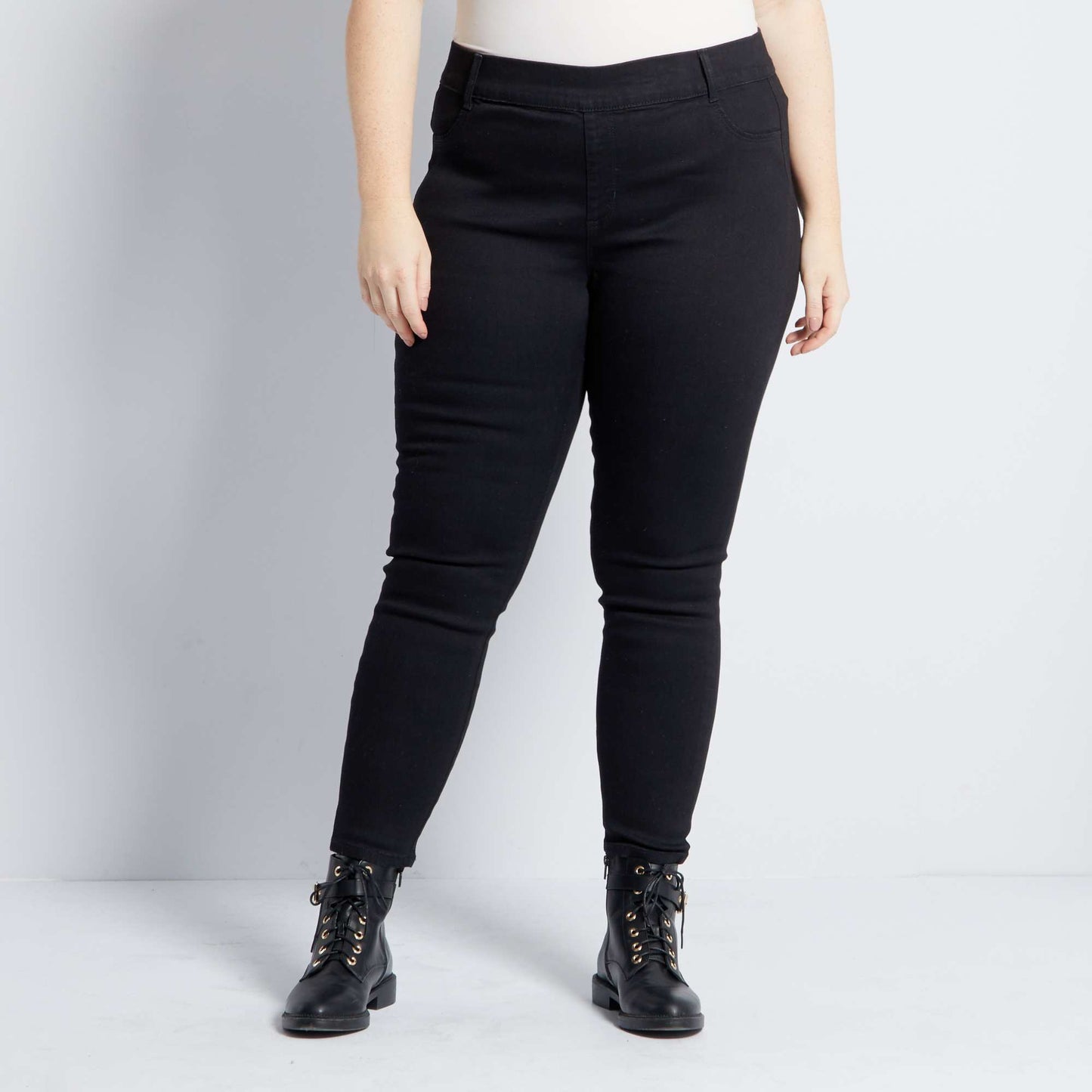 Slim cut jeggings black denim