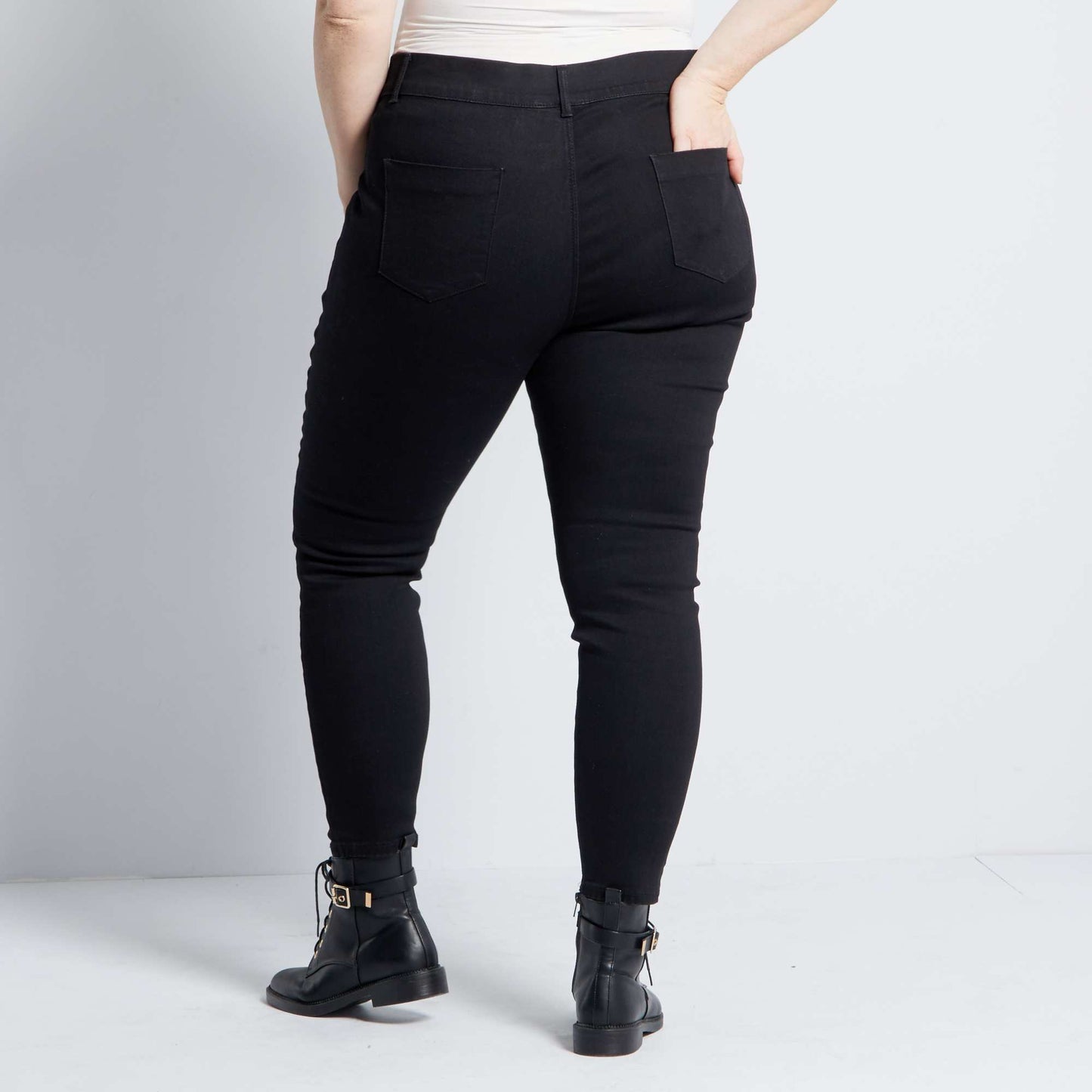 Slim cut jeggings black denim