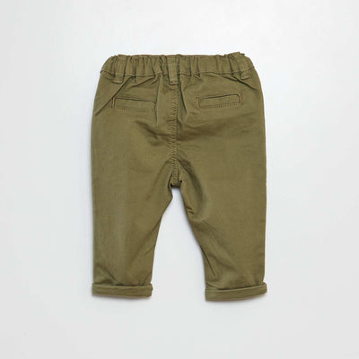 بنطلون صيني سادة باللون الأخضر