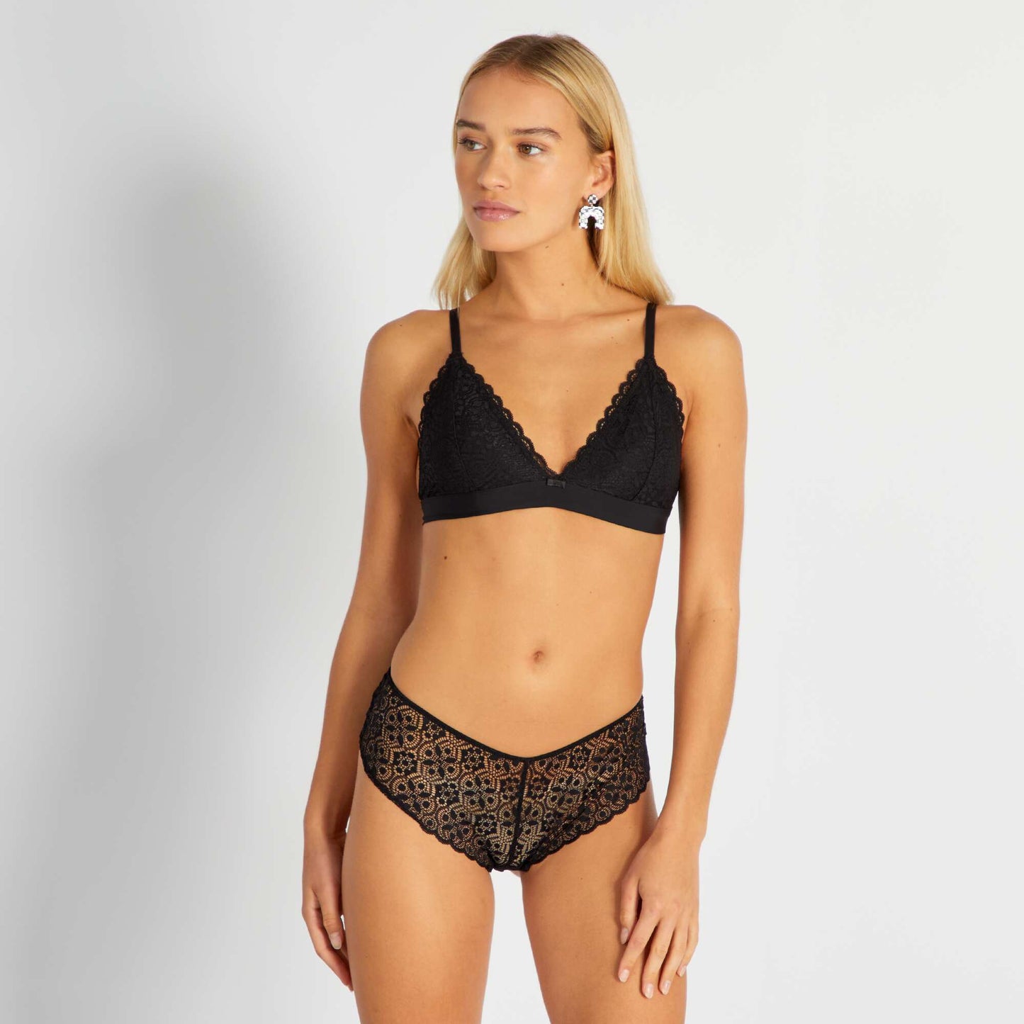 Lace triangle bra Black