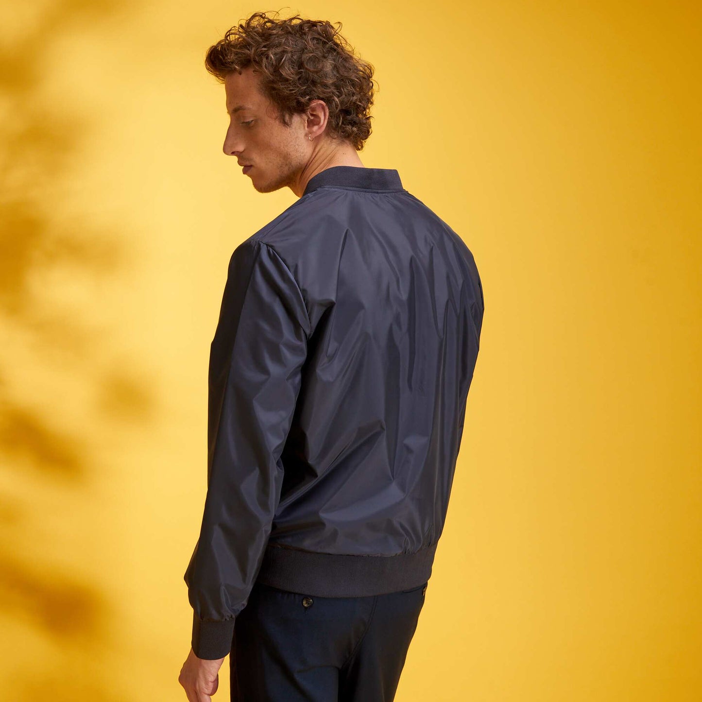 Lightweight showerproof jacket BLUE