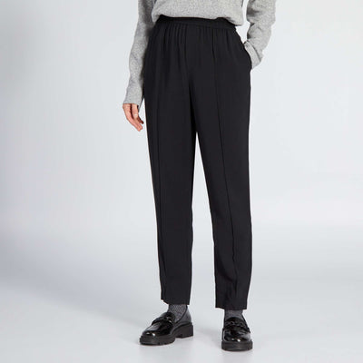 Regular-fit jogger style twill trousers black